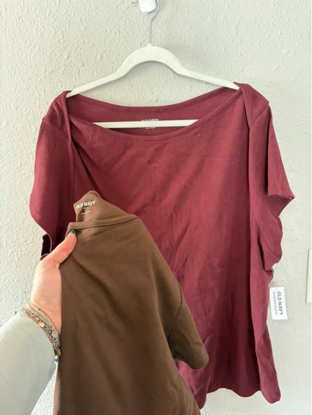 Bundle of 2 NWT Old Navy Snug Tees size 4X. Brown and Maroon